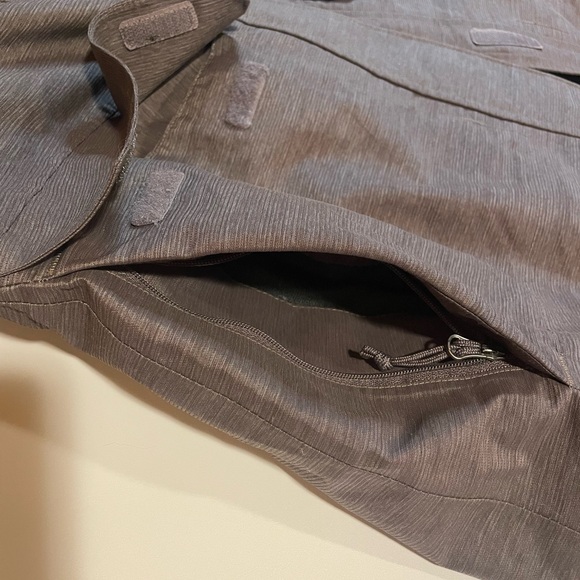 Gently used Columbia 3-in-1 interchange Omni-Tech jacket with plenty of pockets. - Picture 6 of 10